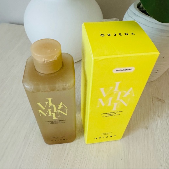 ORJENA Vitamin Brightening Micellar Cleansing Water 300ml/10.1 fl oz - Picture 15 of 16